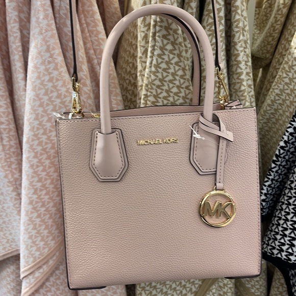 Michael Kors Mercer Medium Pebbled Leather Crossbody Bag - Picture 3 of 16